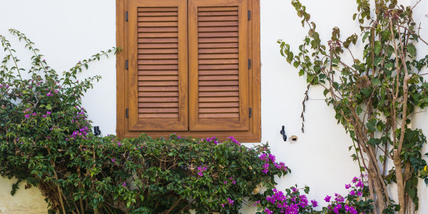 Puertas y Ventanas Aislantes de Aluminio / PVC Agullana · Contraventanas y Persianas a Medida