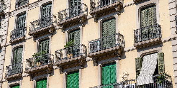 Puertas y Ventanas de Aluminio / PVC a medida Camprodon · Aislamientos Acústicos