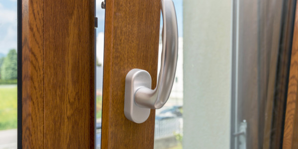 Puertas y Ventanas Insonorizadas de Aluminio / PVC Agullana · Oscilobatientes - Abatibles